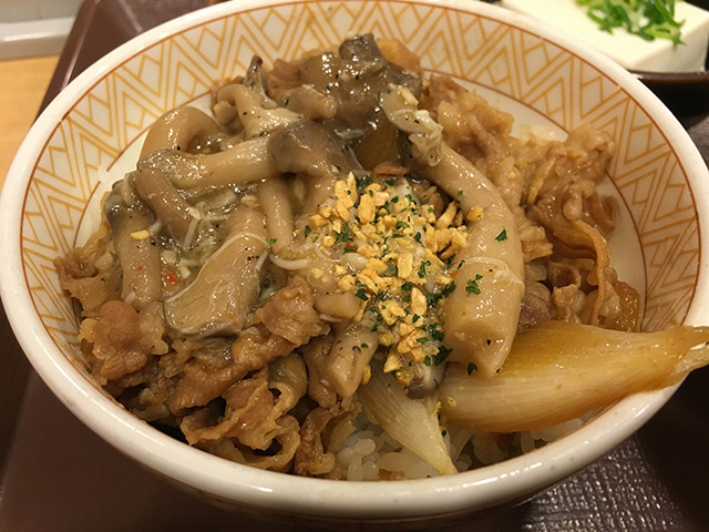 きのこペペロンチーノ牛丼