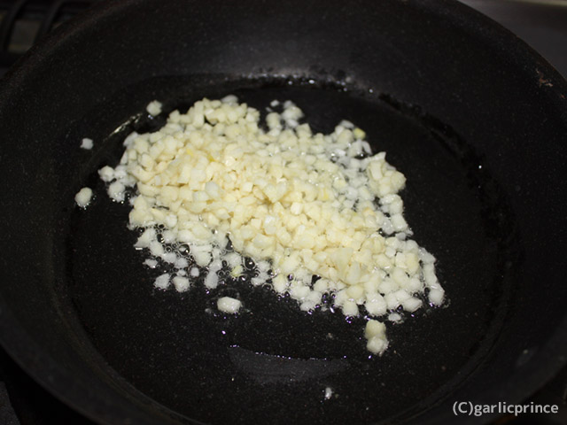 ゆで野菜のにんにくソースかけ